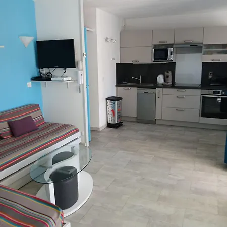 Apartment Bright Near With Pool *